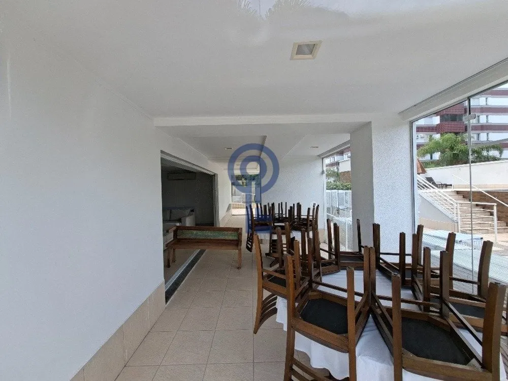 Balcony with a grill in a 2-bedroom apartment, 71 m² — photo 10