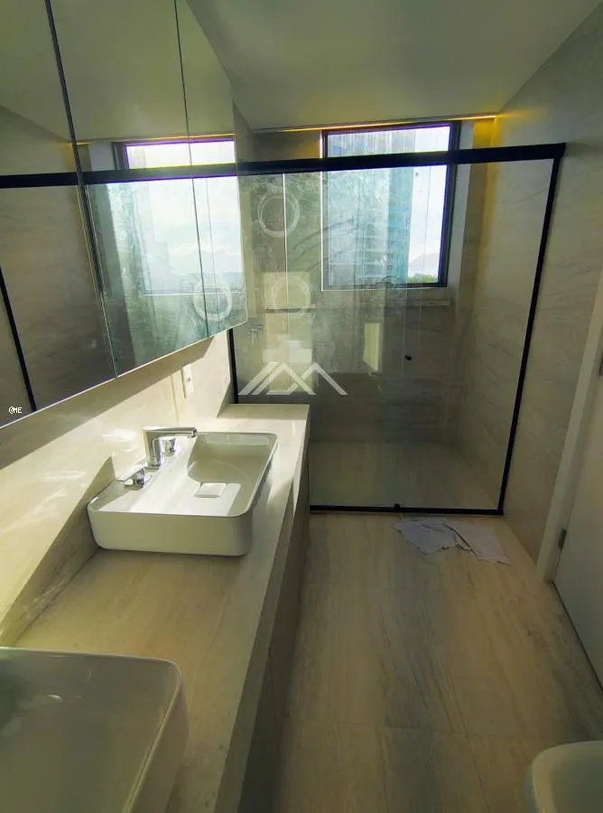4-bedroom unfurnished apartment with glassed balcony — photo 23