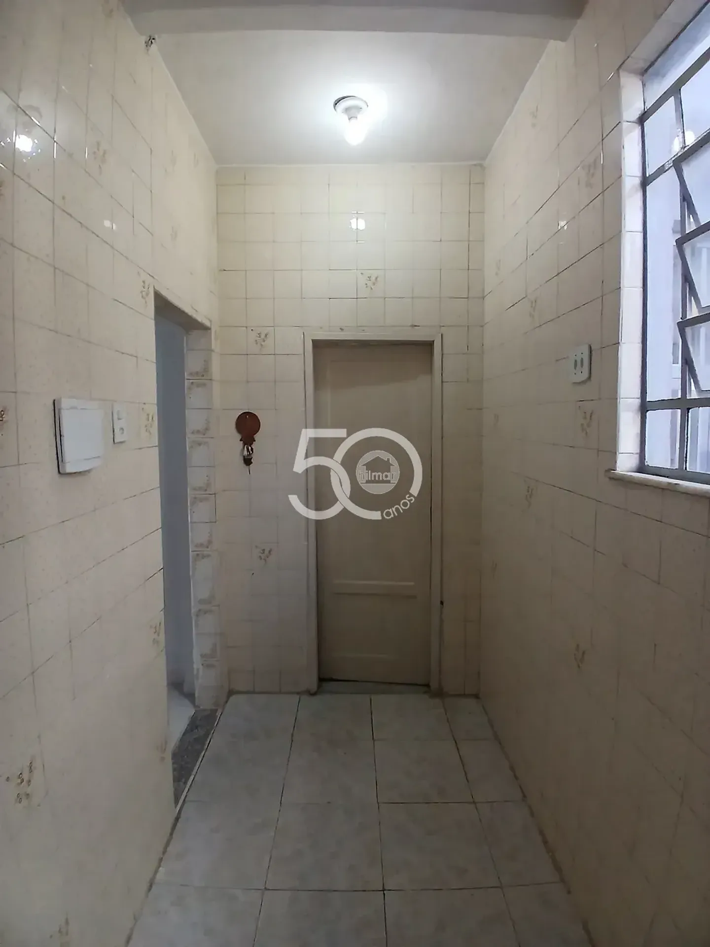 Unfurnished apartment with 2 bedrooms and a separate kitchen — photo 21