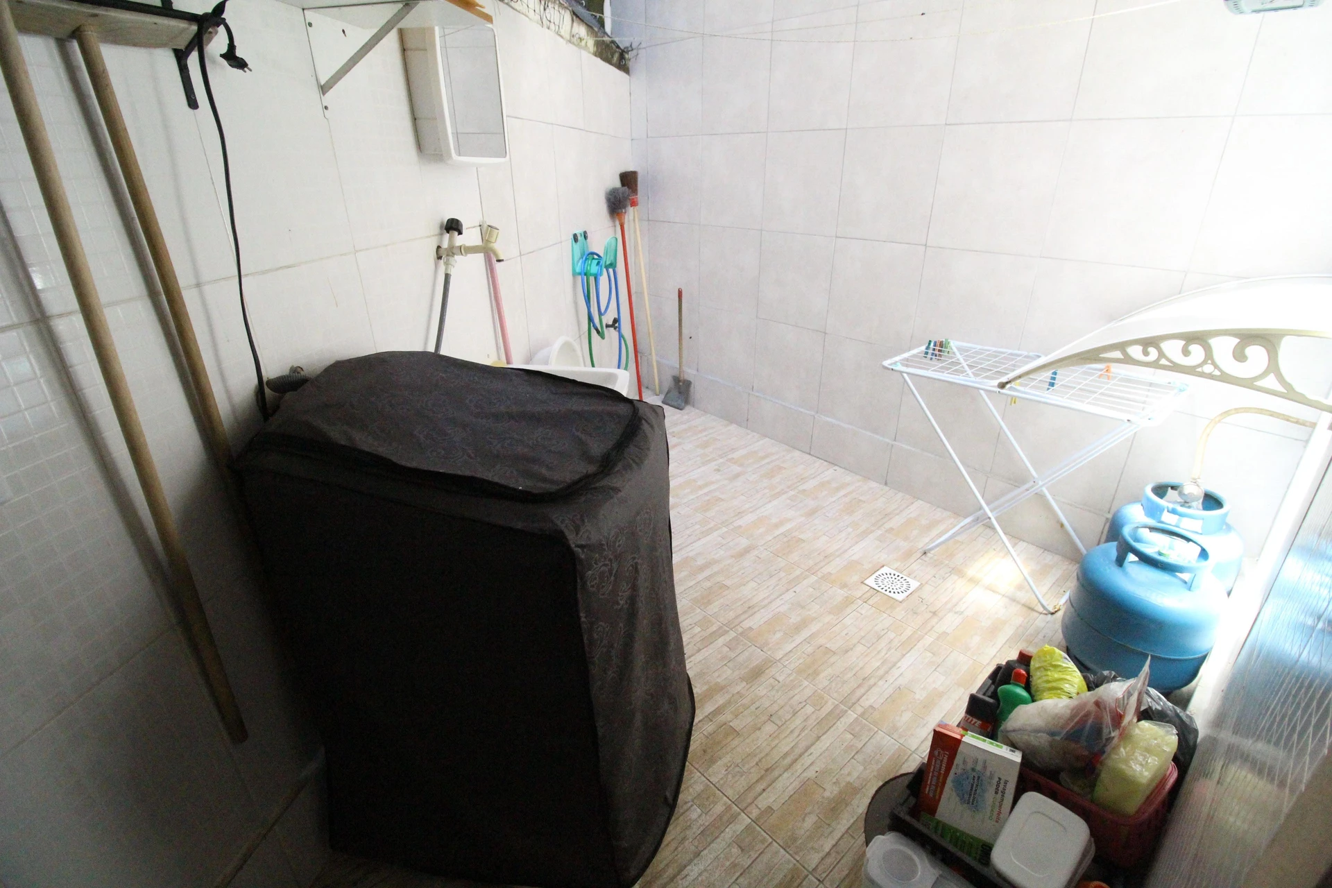 Rental house with 2 bedrooms and a washing machine — photo 26