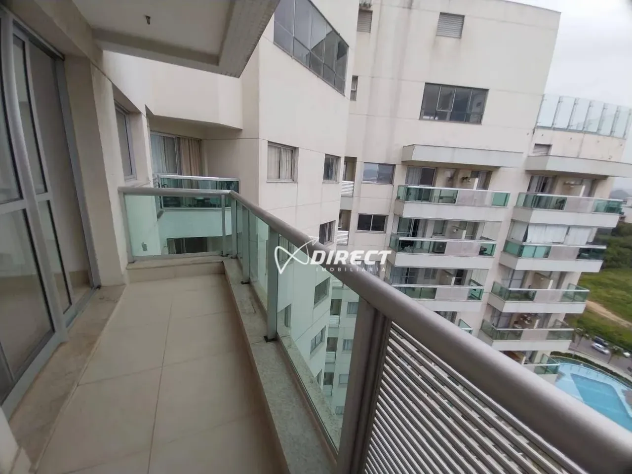 2-bedroom apartment with balcony and enclosed kitchen — photo 12