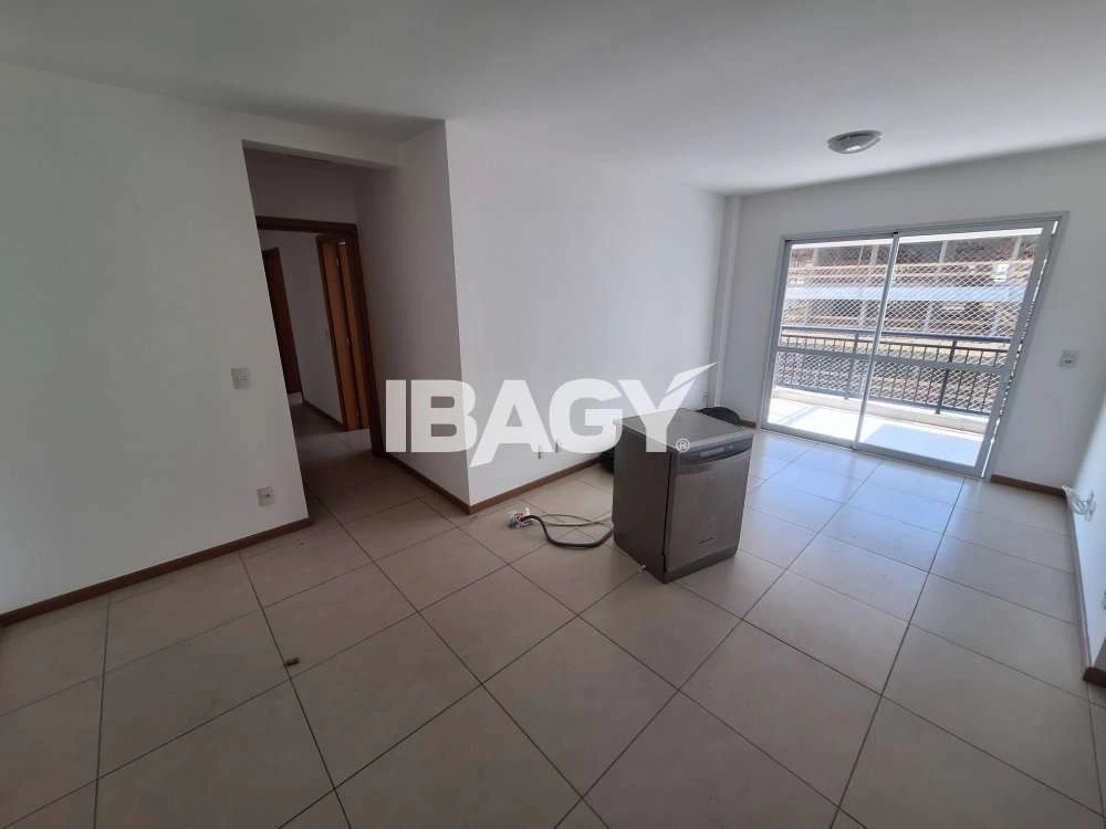 Unfurnished apartment with 3 en-suite bedrooms and 2 spots — photo 3