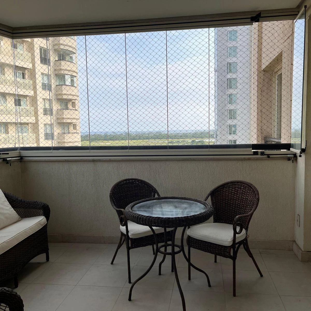 Furnished apartment with 4 bedrooms and 3 bathrooms — photo 29