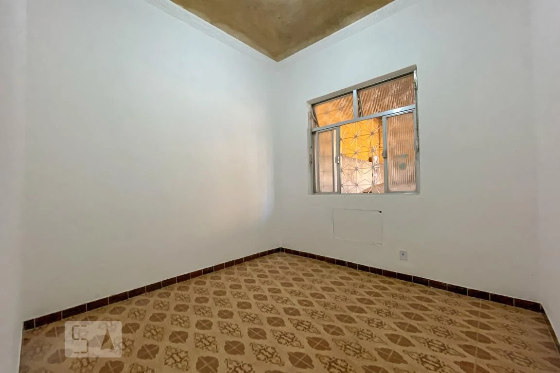 1-bedroom apartment with 1 parking space and pets allowed — photo 3