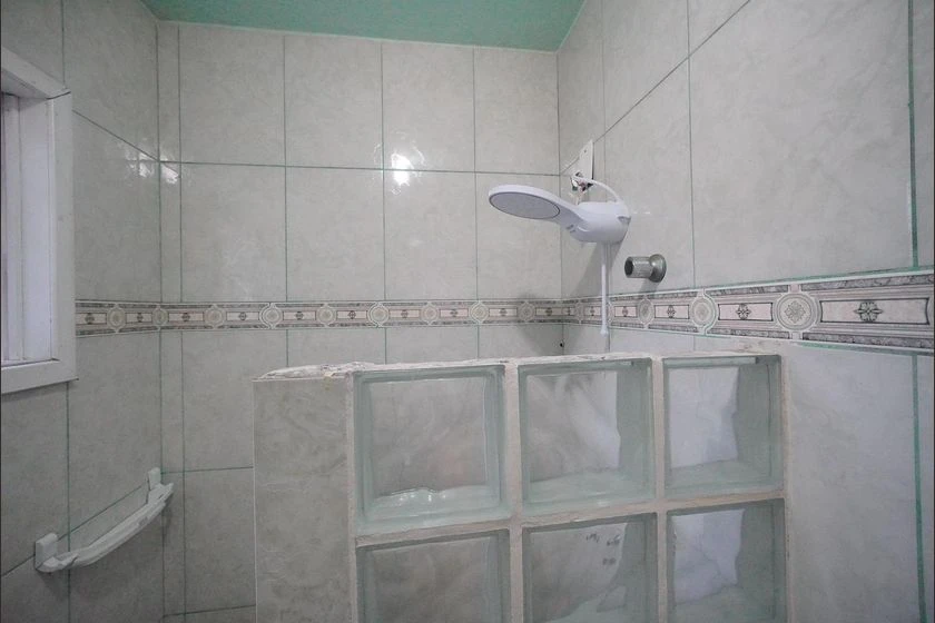 Furnished studio with 1 bedroom, 1 bathroom and balcony — photo 6
