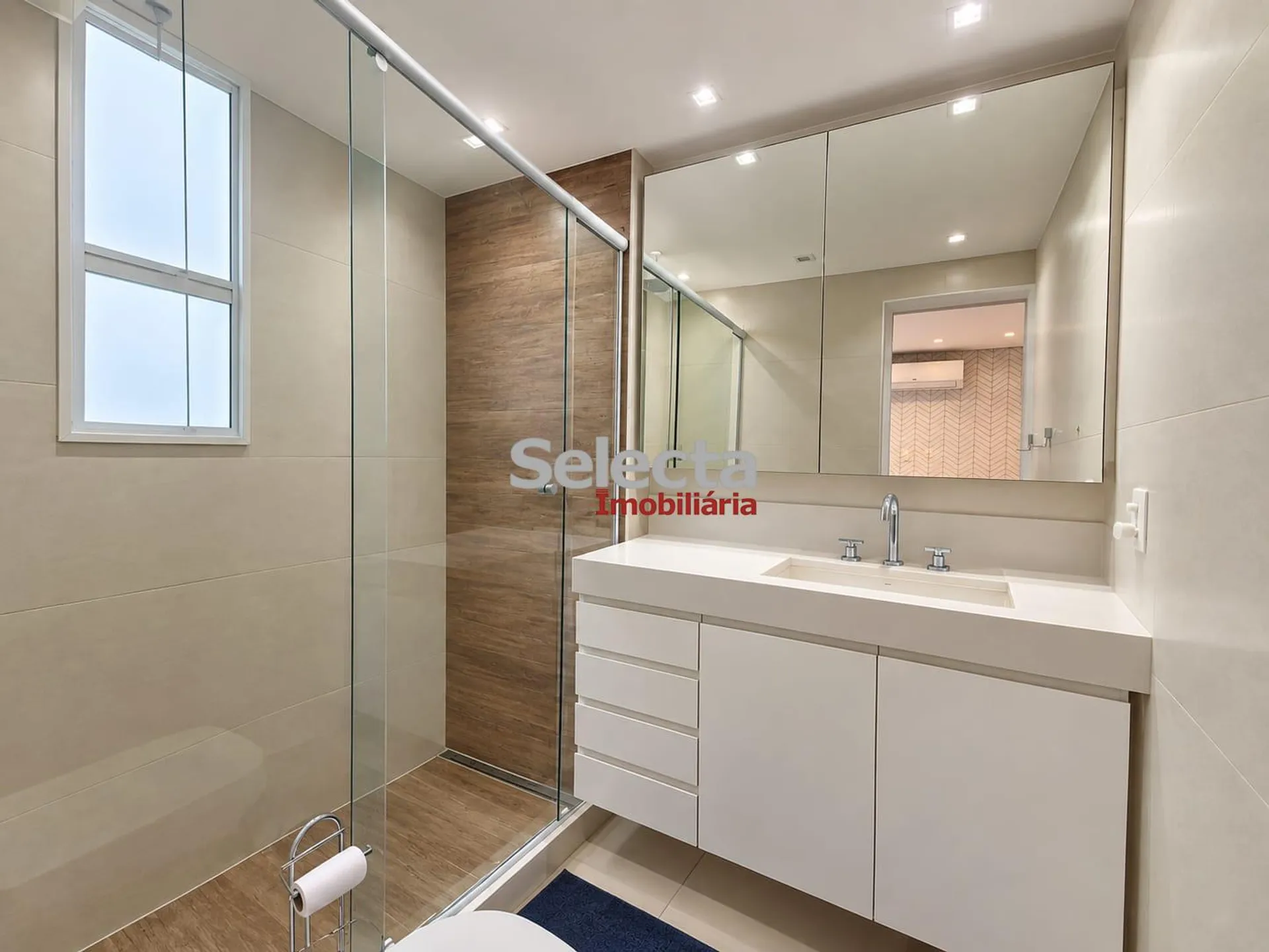 Квартира 100 м² с 3 спальнями и камином — photo 11