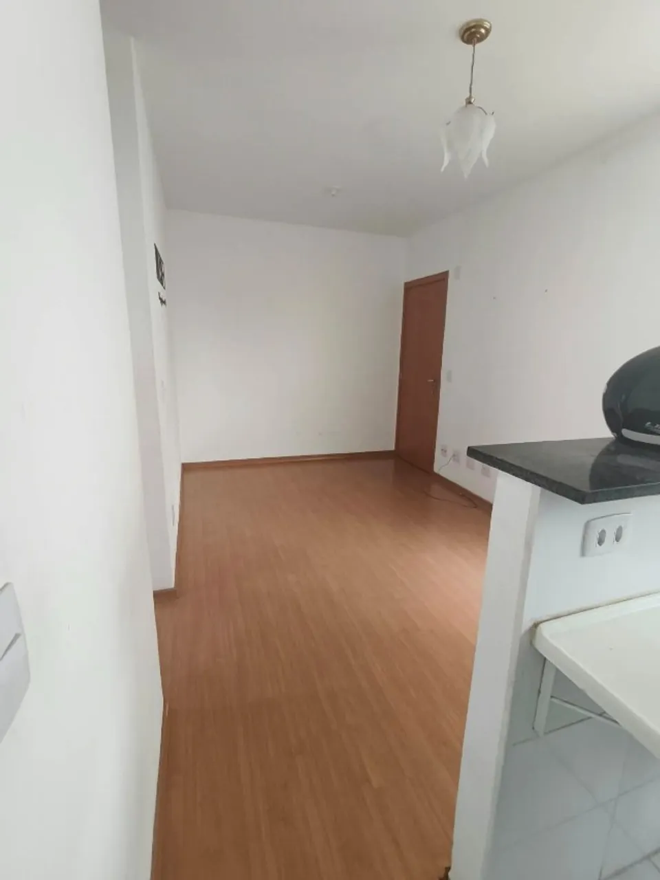 2-bedroom apartment with 2 parking spaces and 1 bath — photo 4