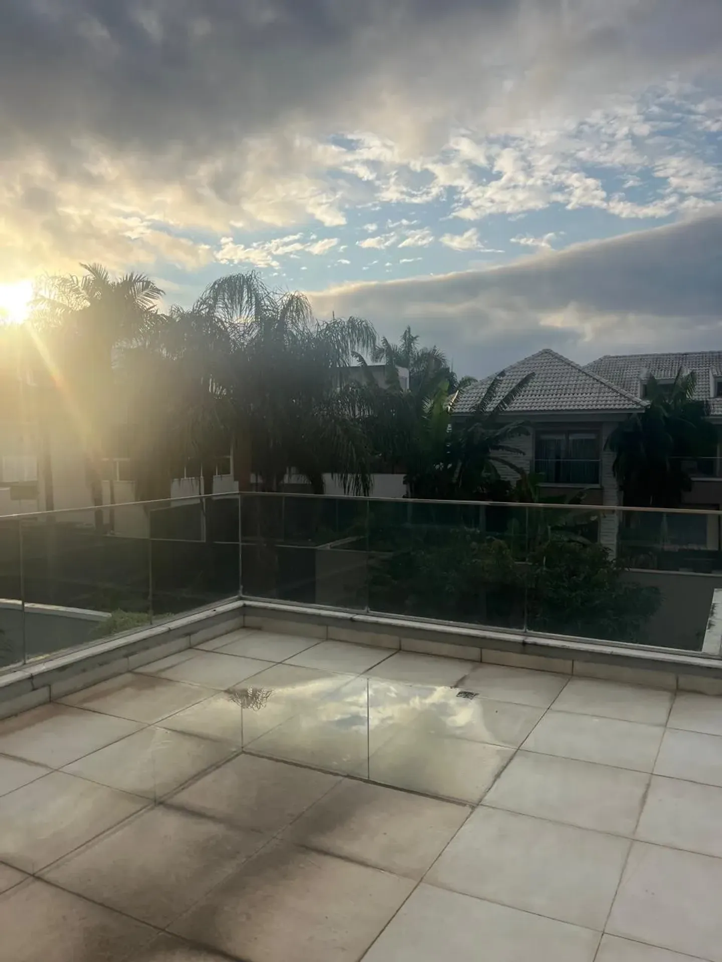 Furnished house with 5 en-suite bedrooms and 630 m² — photo 46