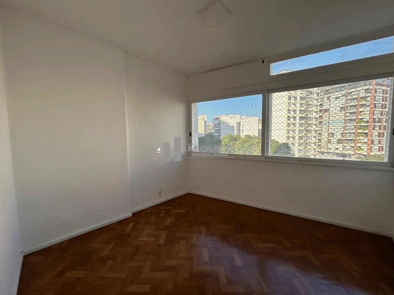 3-bedroom, 3-bath apartment with 1 parking space — photo 8