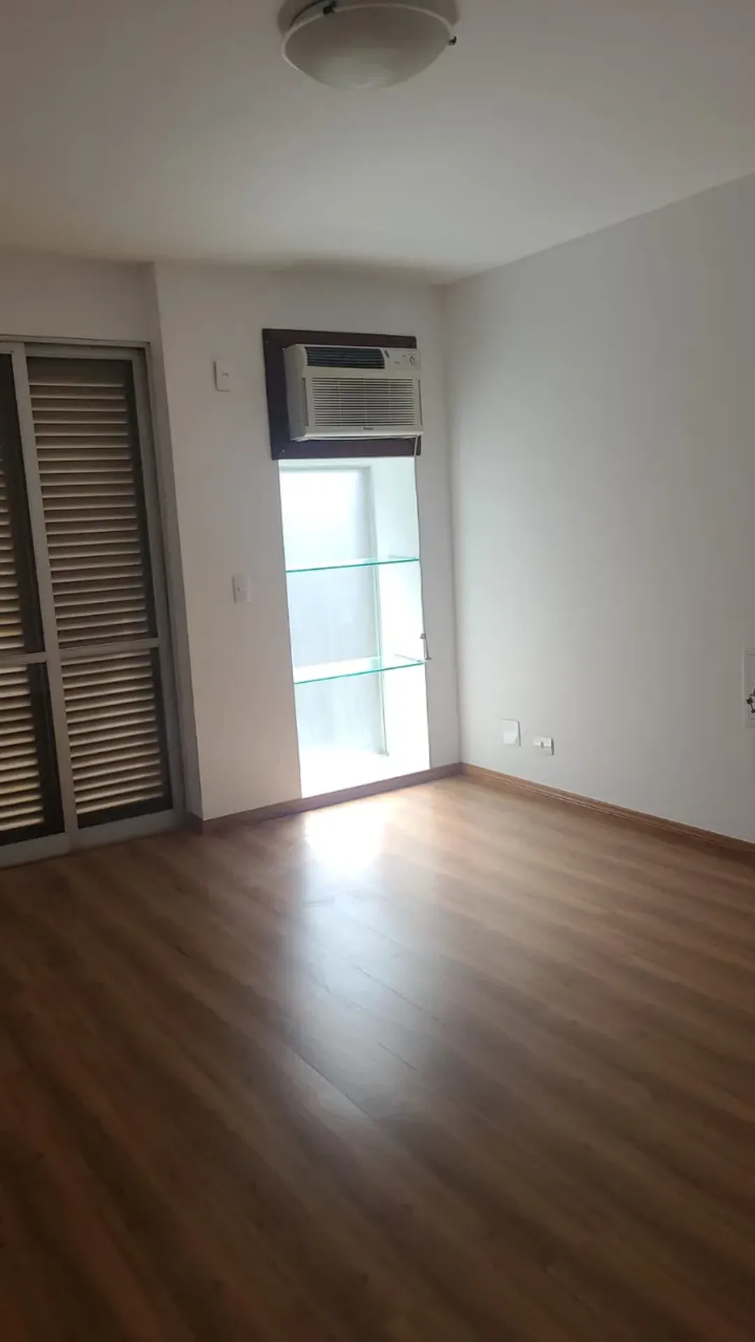 3-bedroom apartment with a bathtub in Rio de Janeiro — photo 37