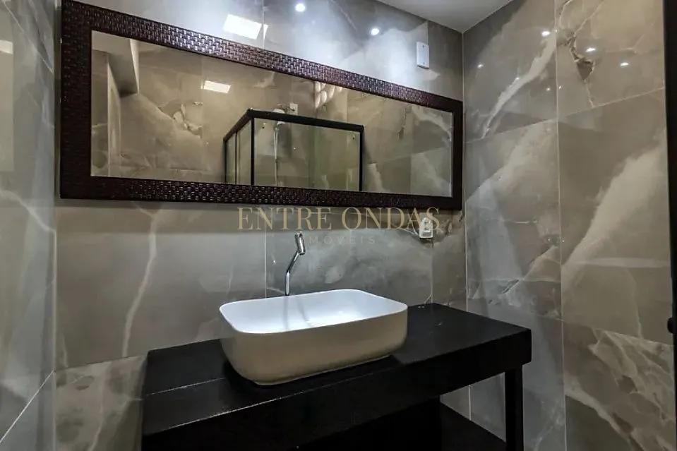 Washing machine in a 3-bedroom apartment, 140 m² — photo 18