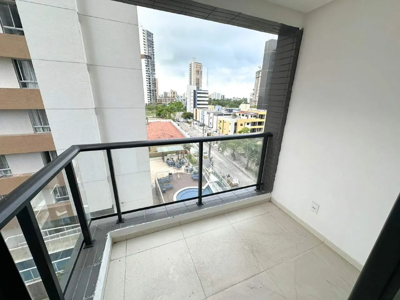 Квартира з 2 спальнями, 1 окрема ванна, 65 м² — photo 2