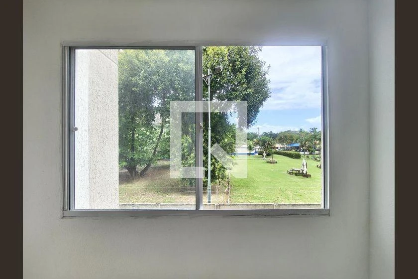 Rental apartment with 2 bedrooms and a glass shower