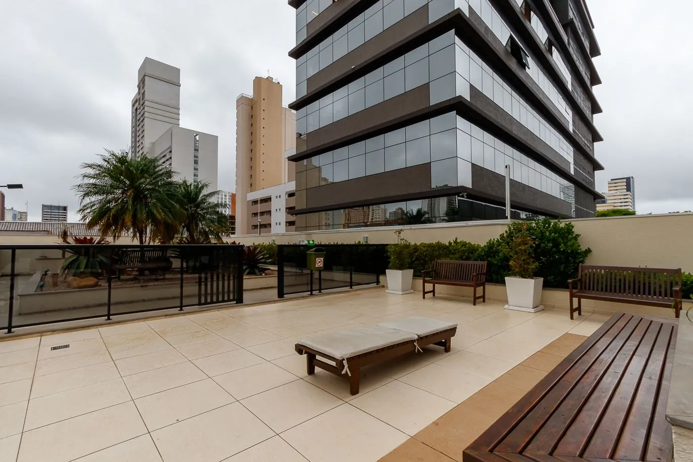 Furnished 1-bedroom apartment with balcony — photo 36