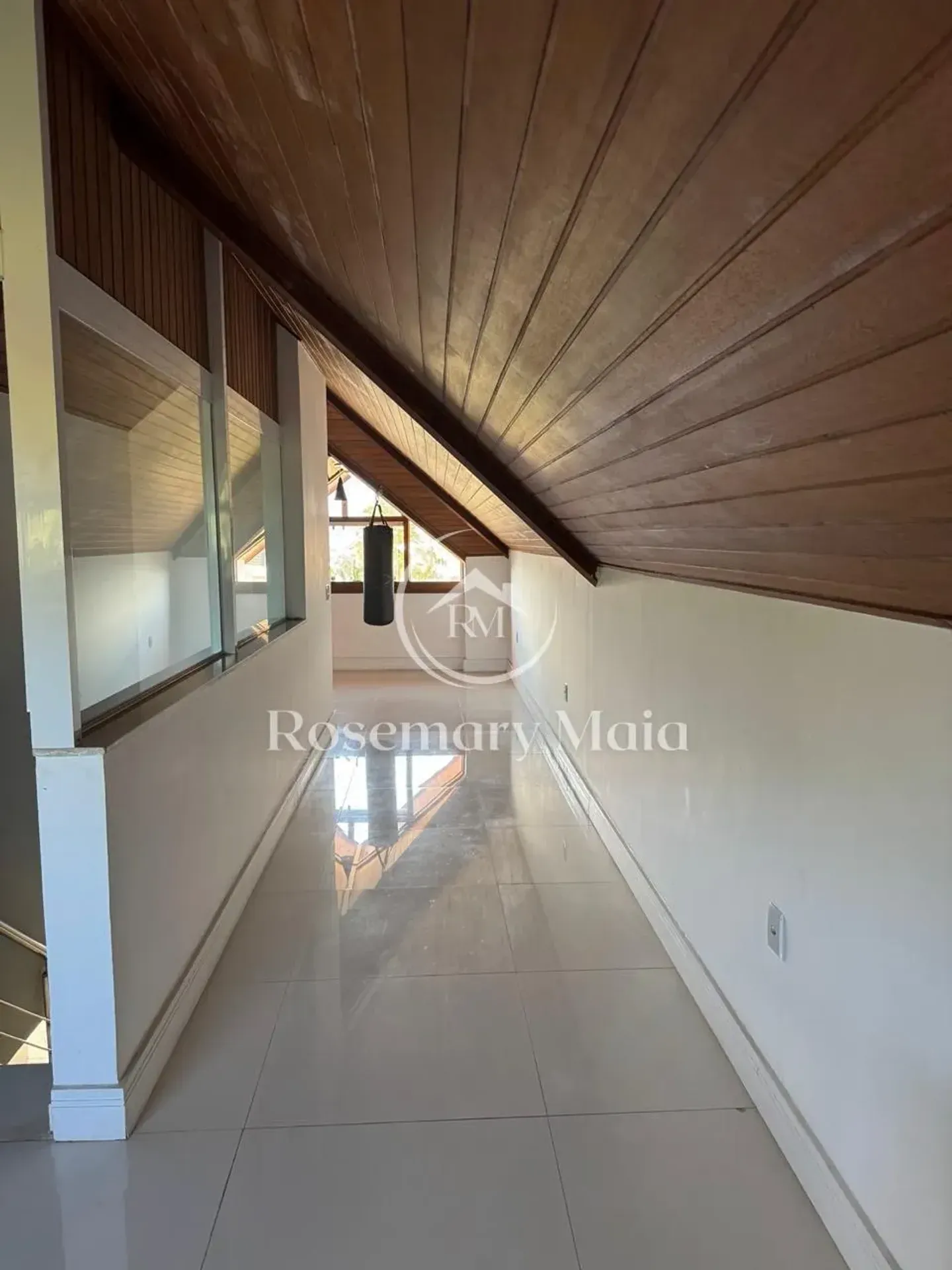 Furnished house with 4 bedrooms and 5 bathrooms — photo 35