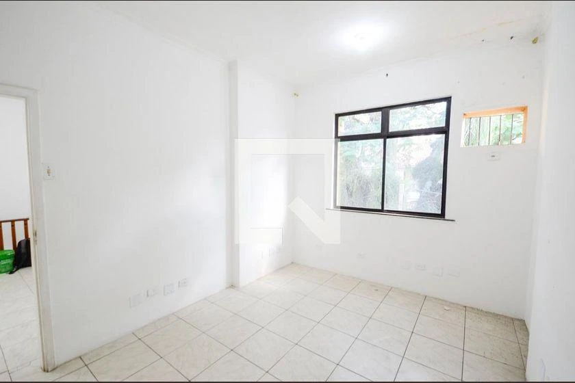Rental house with 8 bedrooms and 8 bathrooms — photo 43