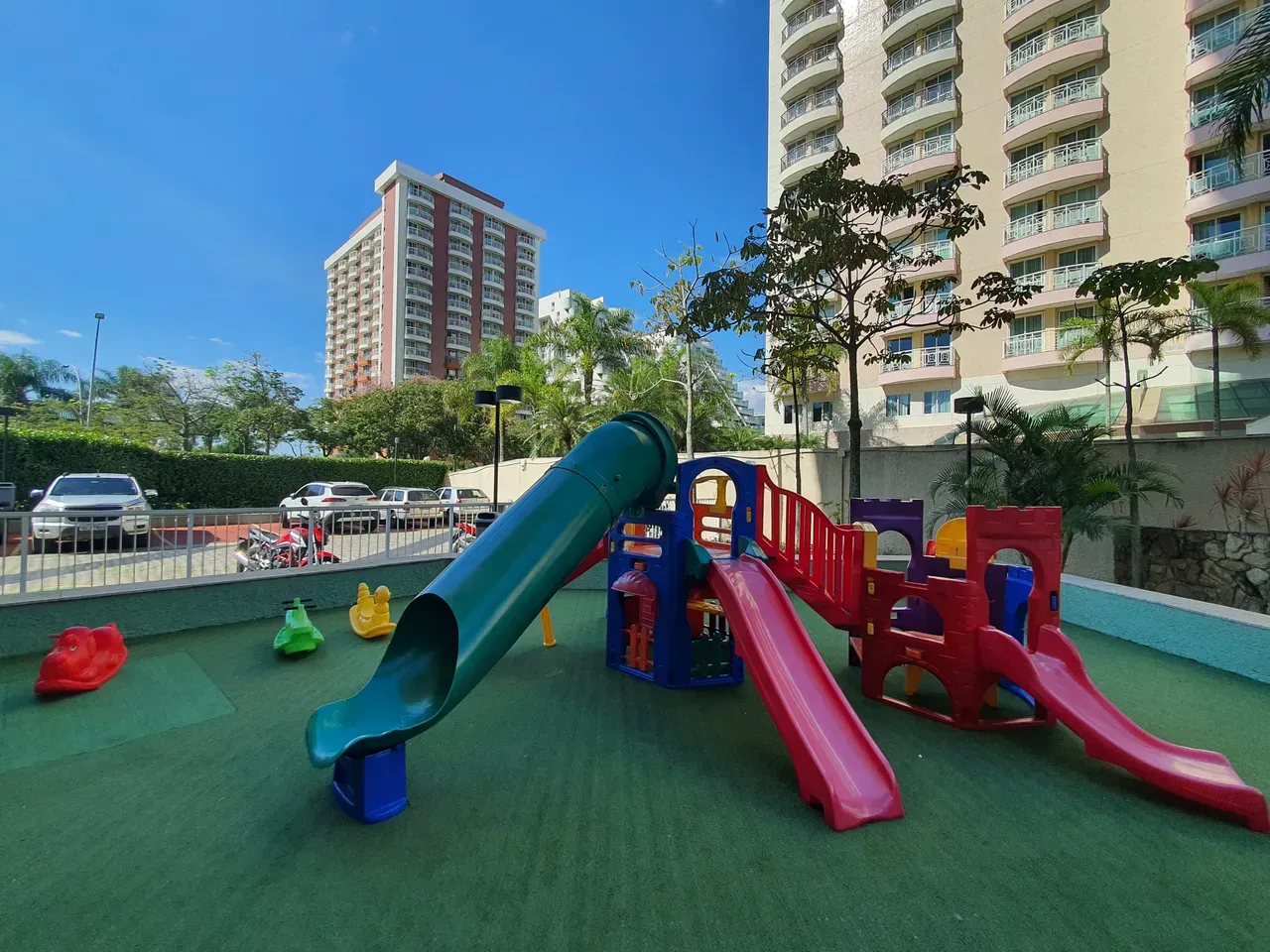 Park view in a 2-bedroom apartment, 90 m² — photo 13