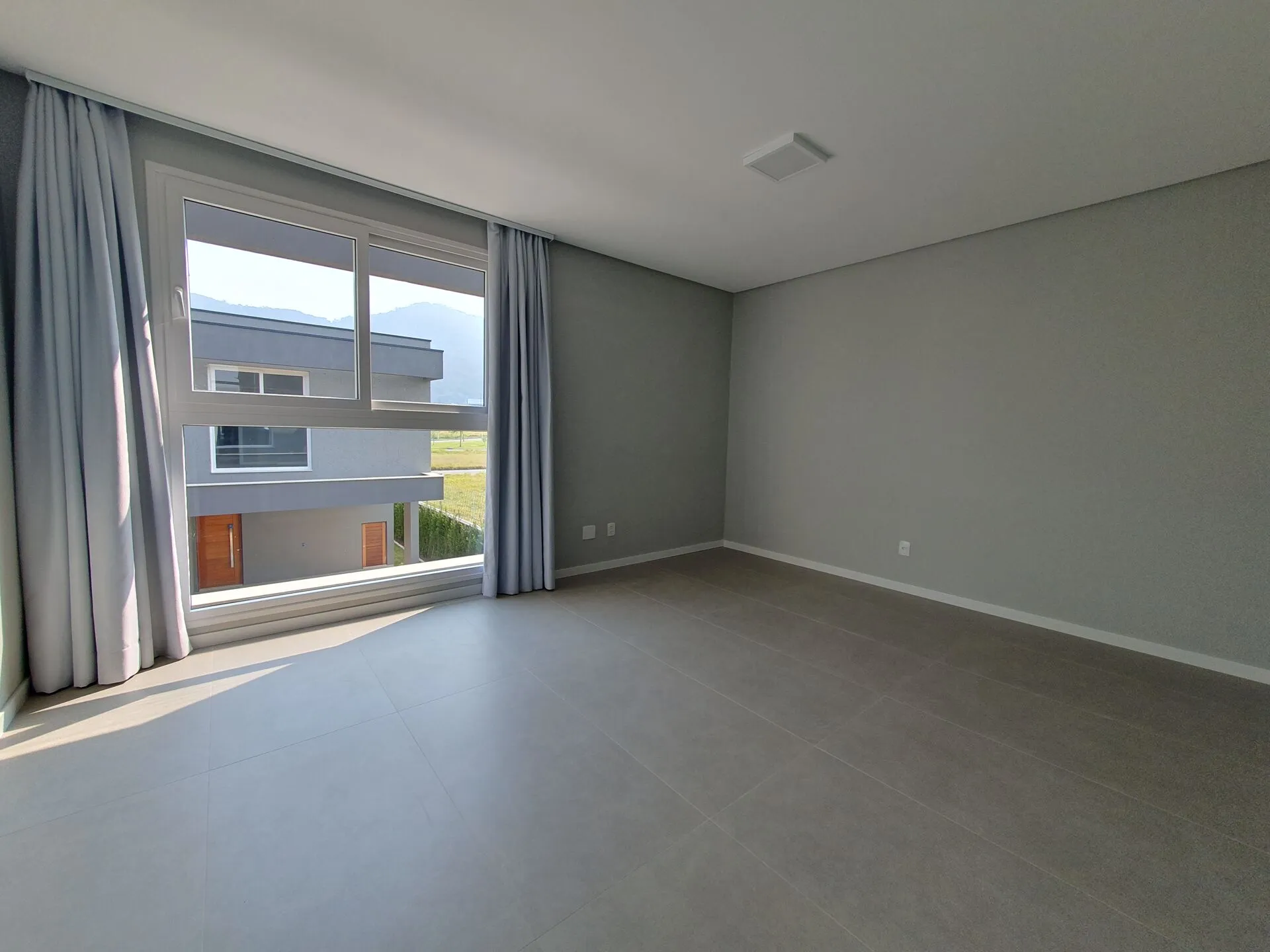 Гардеробна та 3 спальні: будинок 188 м² — photo 15