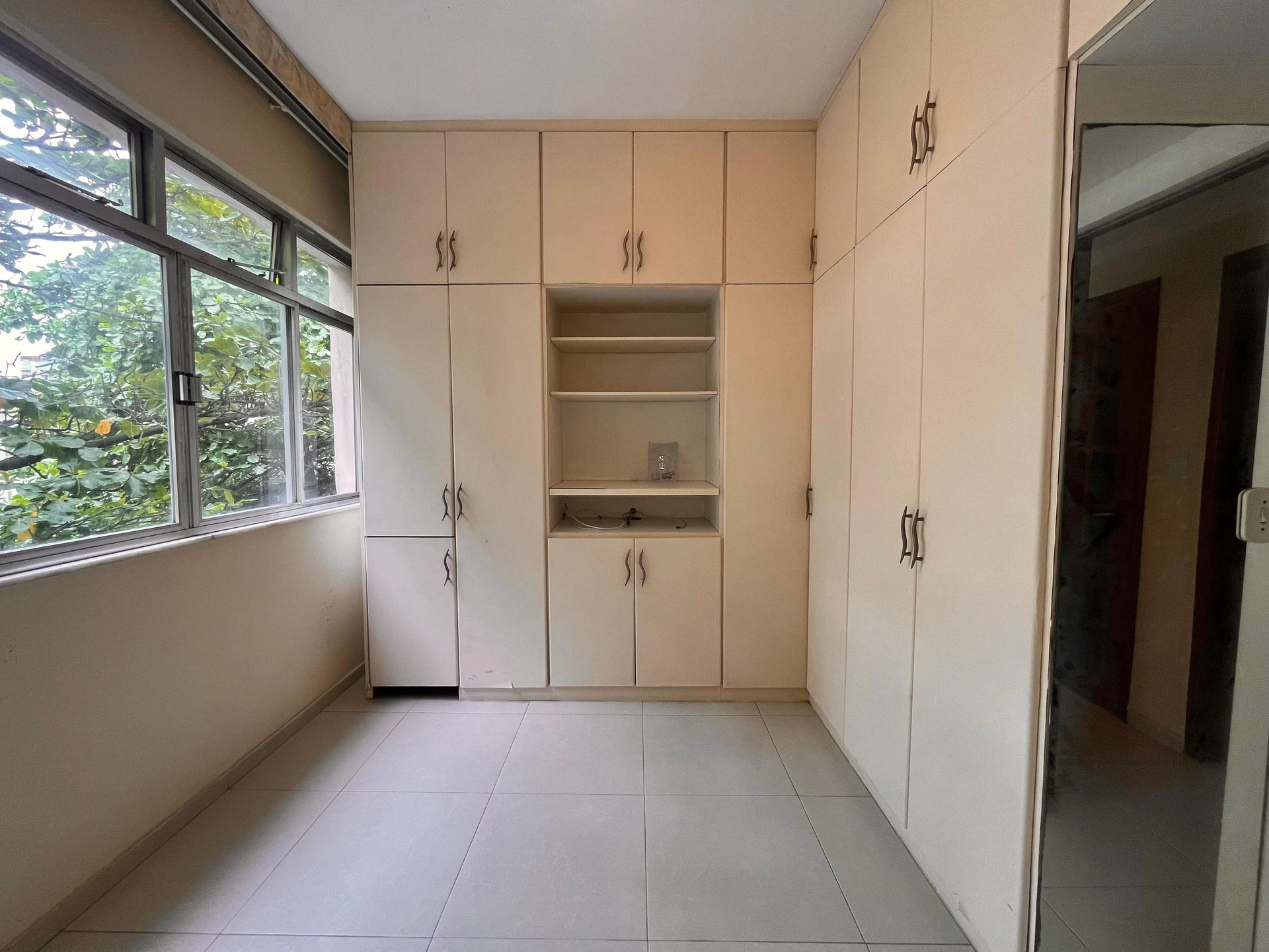 Home office in a 2-bedroom apartment, 78 m² — photo 4
