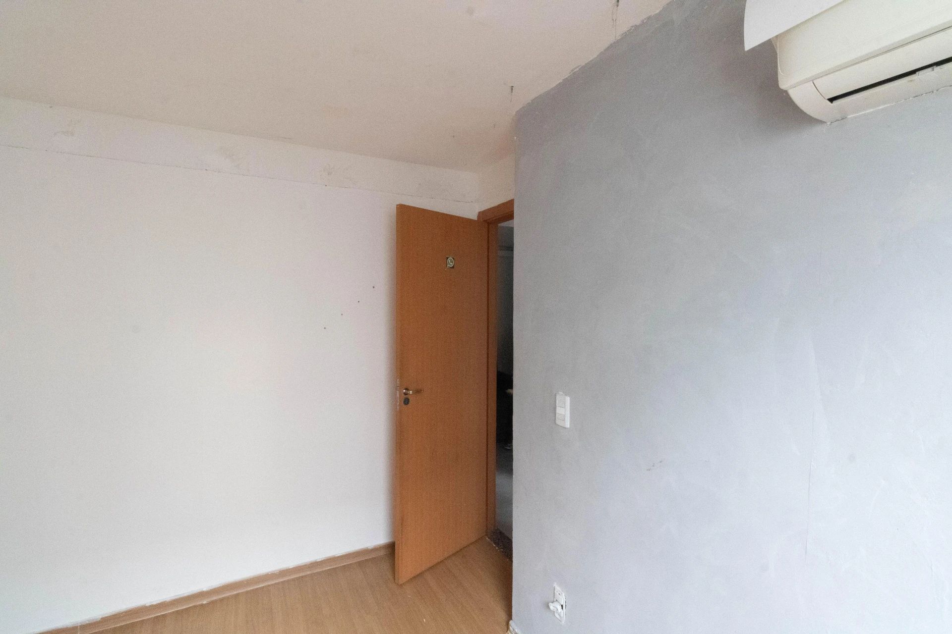 2-bedroom apartment in a building with a pool — photo 31