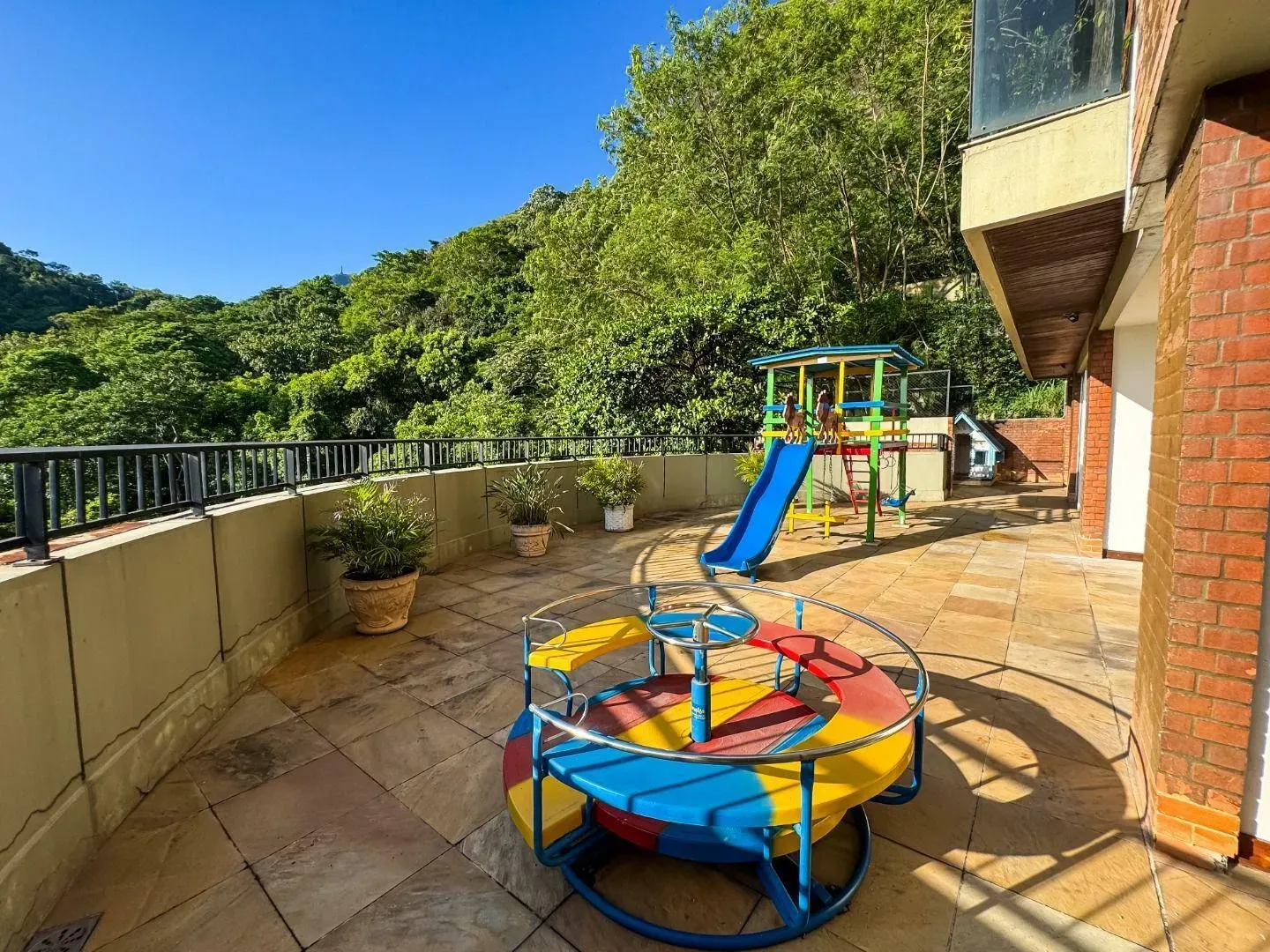 4-bedroom rental apartment with 160 m² and 3 baths — photo 35