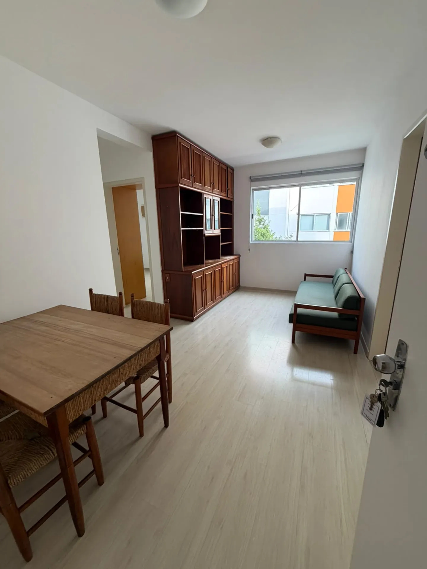 Деревянный пол или ламинат и 1 спальня: квартира 41 м²