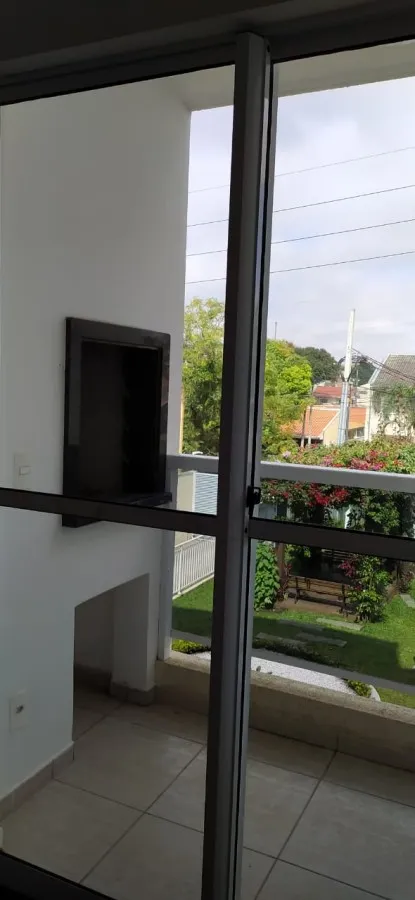 Wood or laminate floors in a 2-bedroom apartment, 68 m² — photo 6