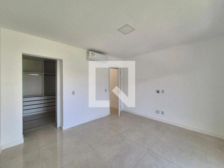 Floor-to-ceiling windows in a 4-bedroom house, 430 m² — photo 38