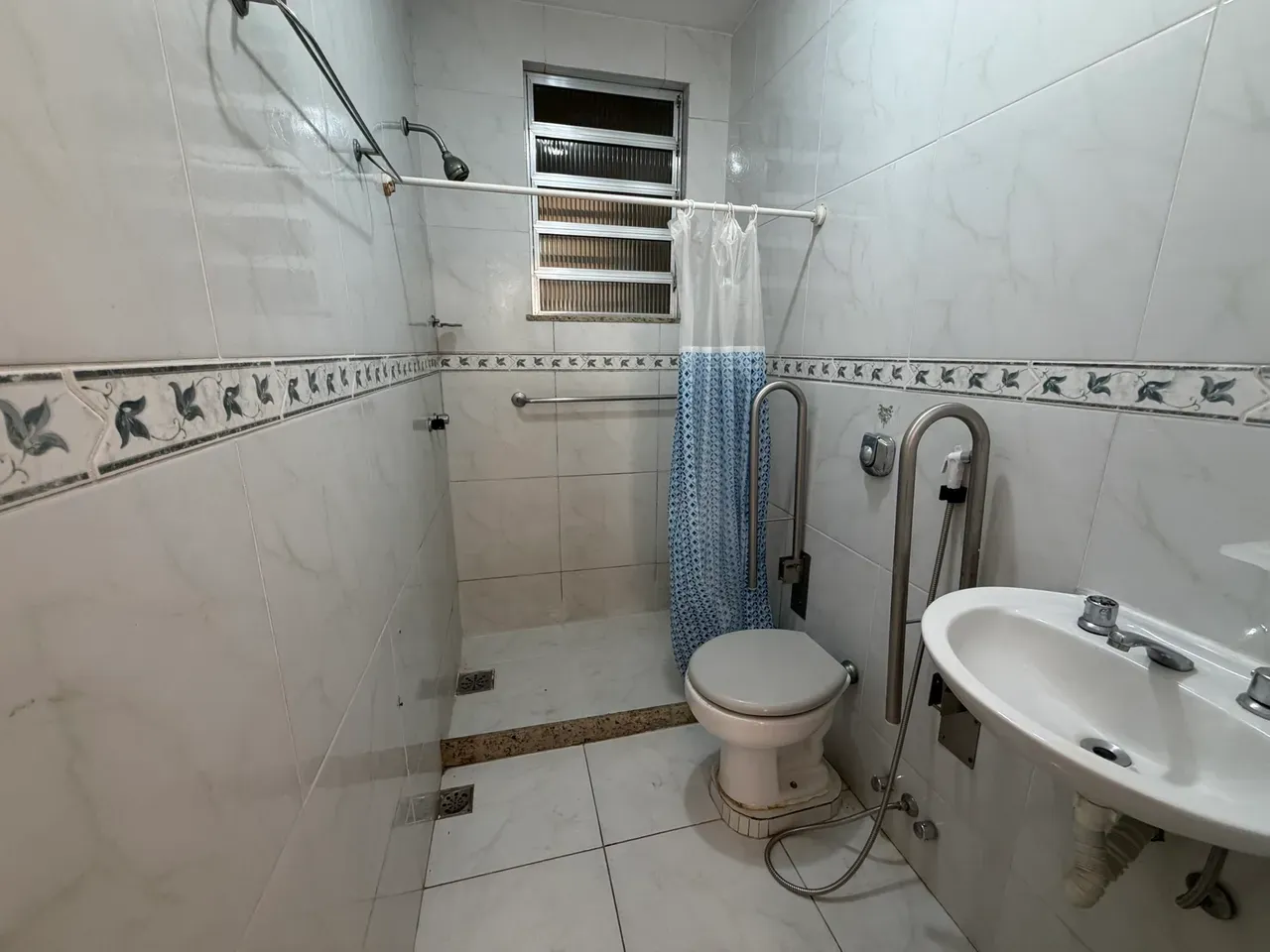 3-bedroom apartment with a sports court — photo 4