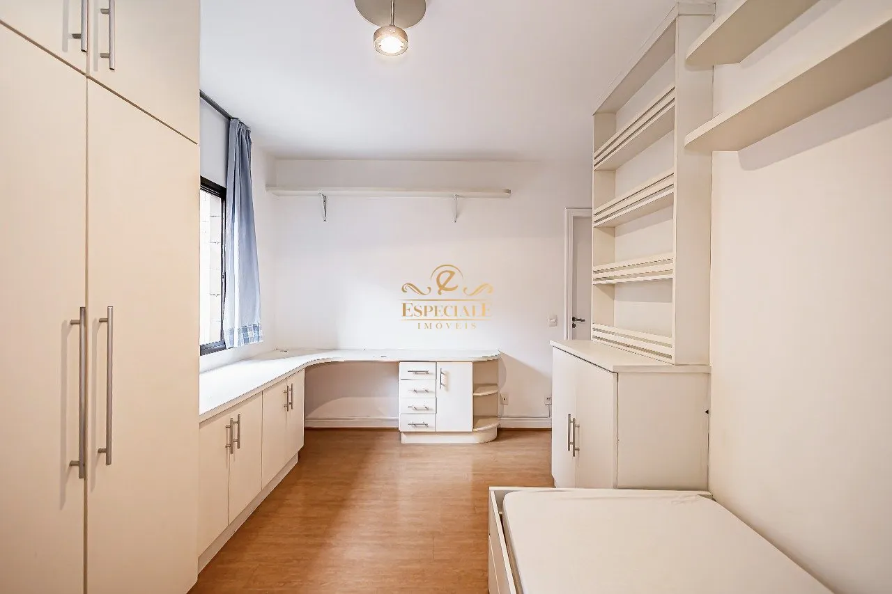 Apartment with 3 en-suite bedrooms and balcony — photo 21
