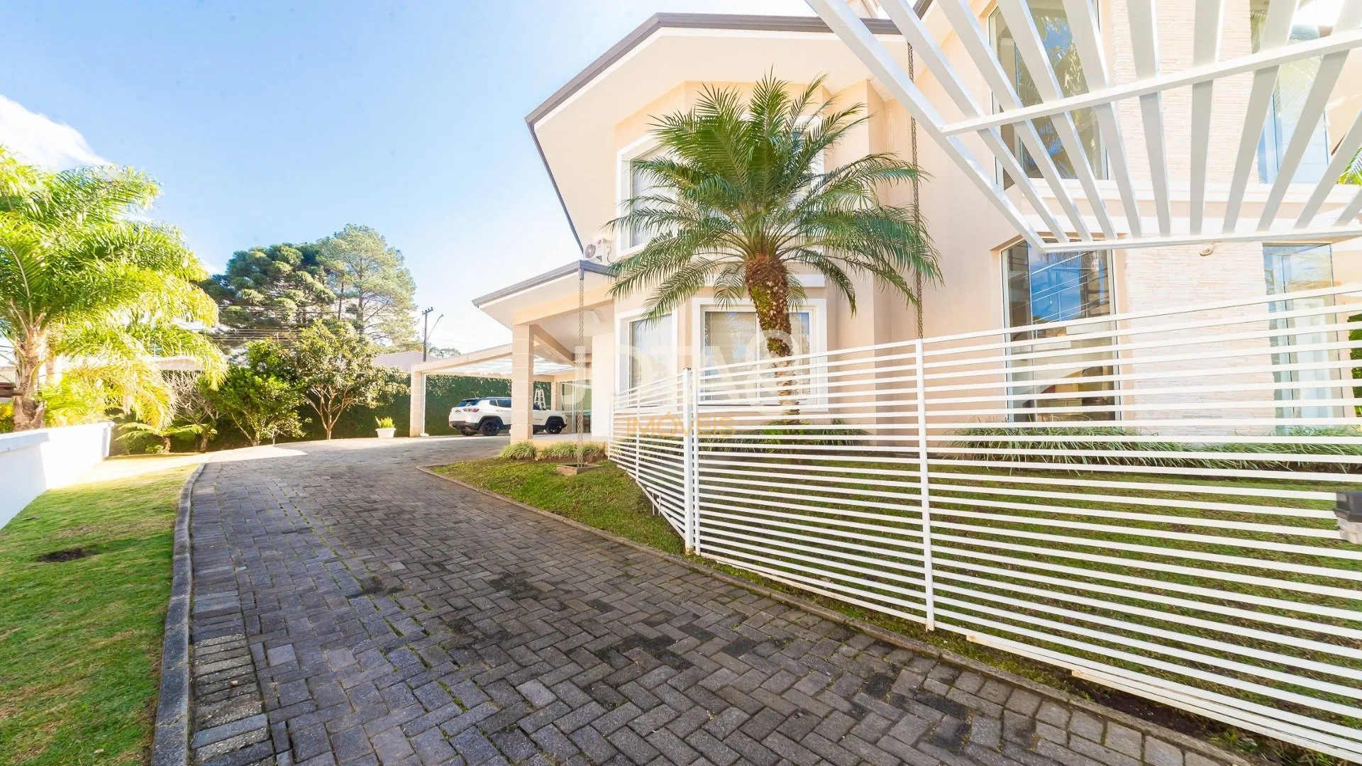 House with 3 bedrooms, 345 m² and 6 parking spaces — photo 49