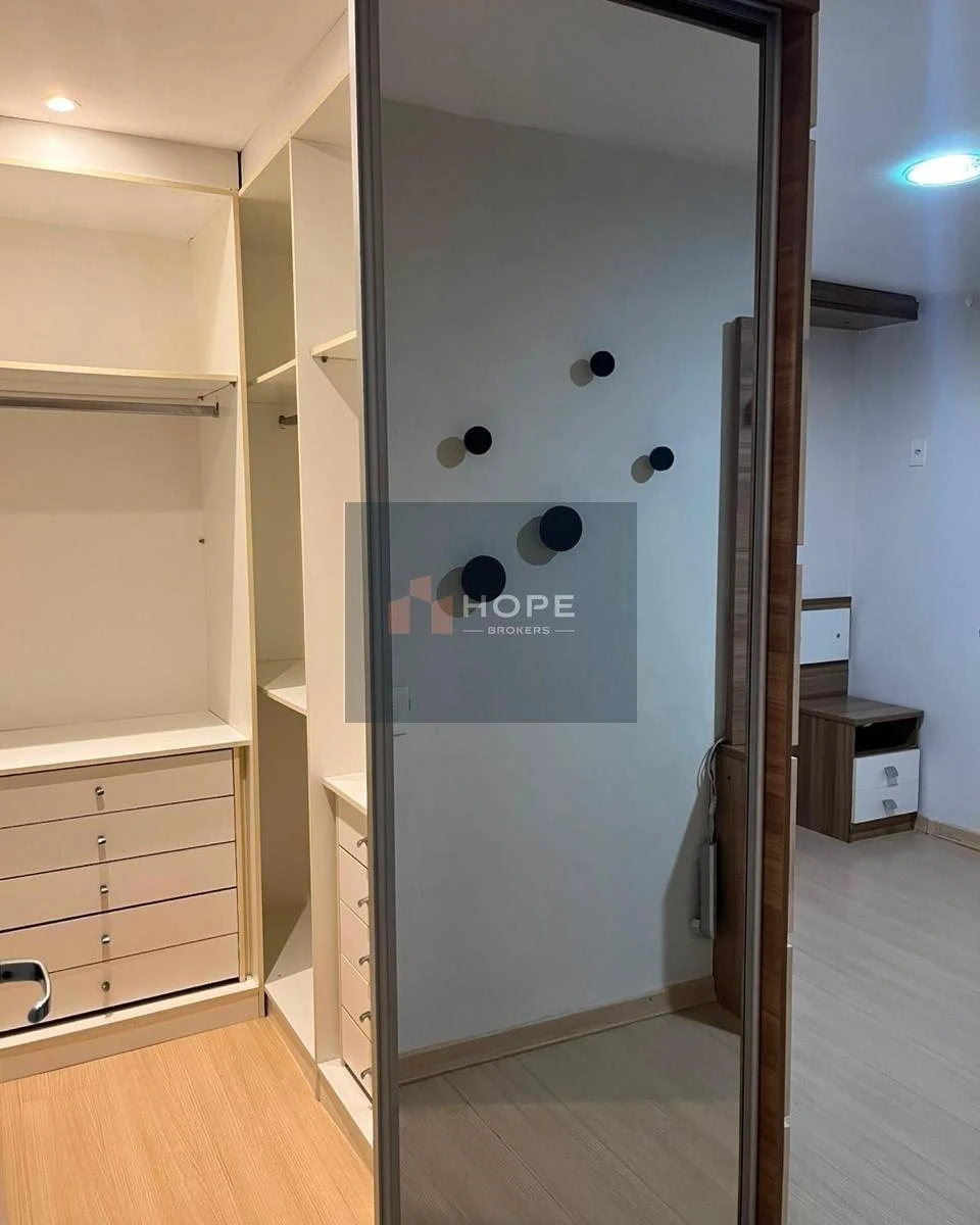 3-bedroom apartment with a walk-in closet — photo 13