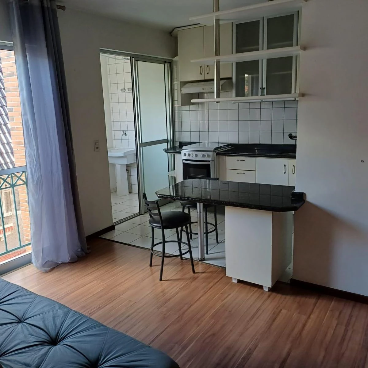 One-bedroom apartment with a washing machine in Curitiba — photo 23