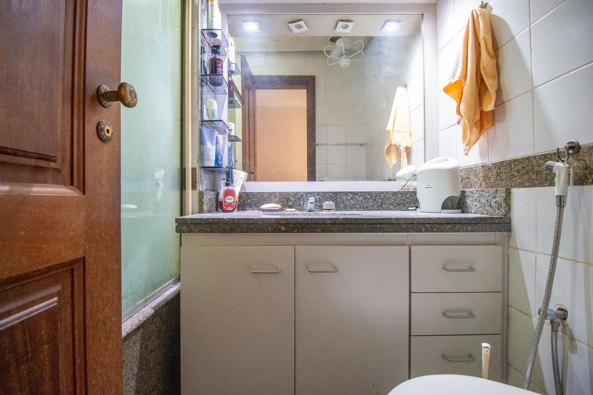 4-bedroom apartment in a building with a sauna — photo 46