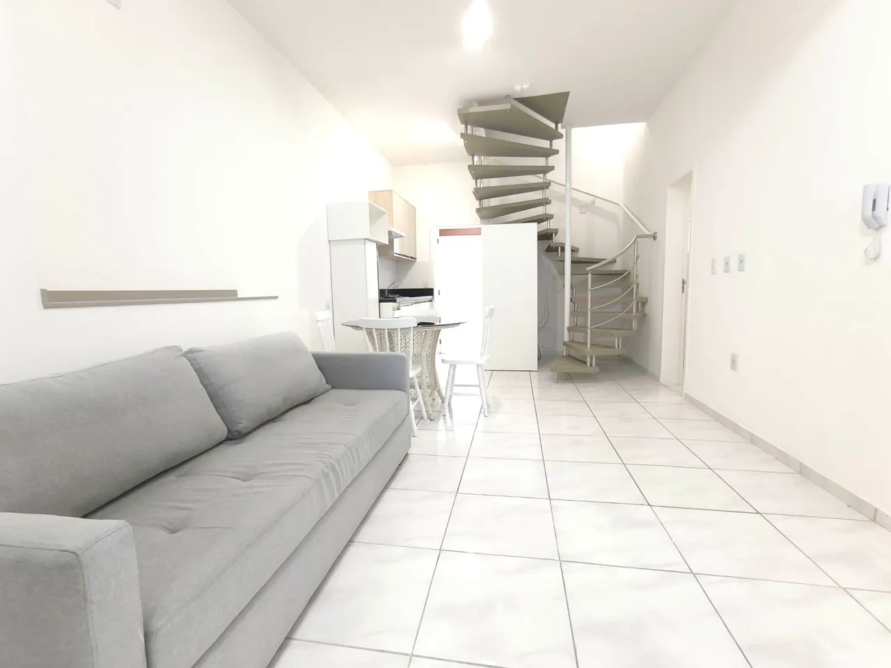One-bedroom apartment in a building with a pool