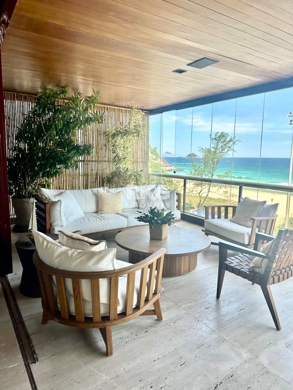 Apartamento mobiliado com 4 quartos e 4 banheiros — photo 16