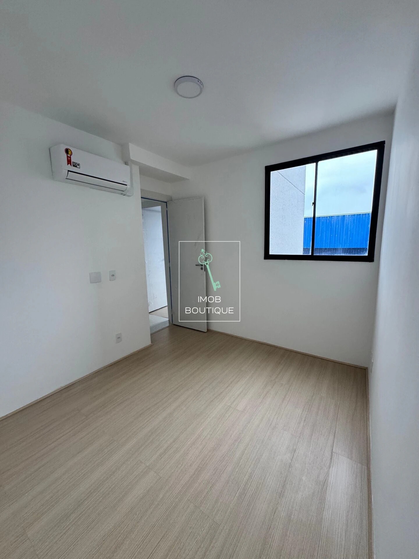 2-bedroom apartment with open-plan kitchen and 52 m² — photo 18