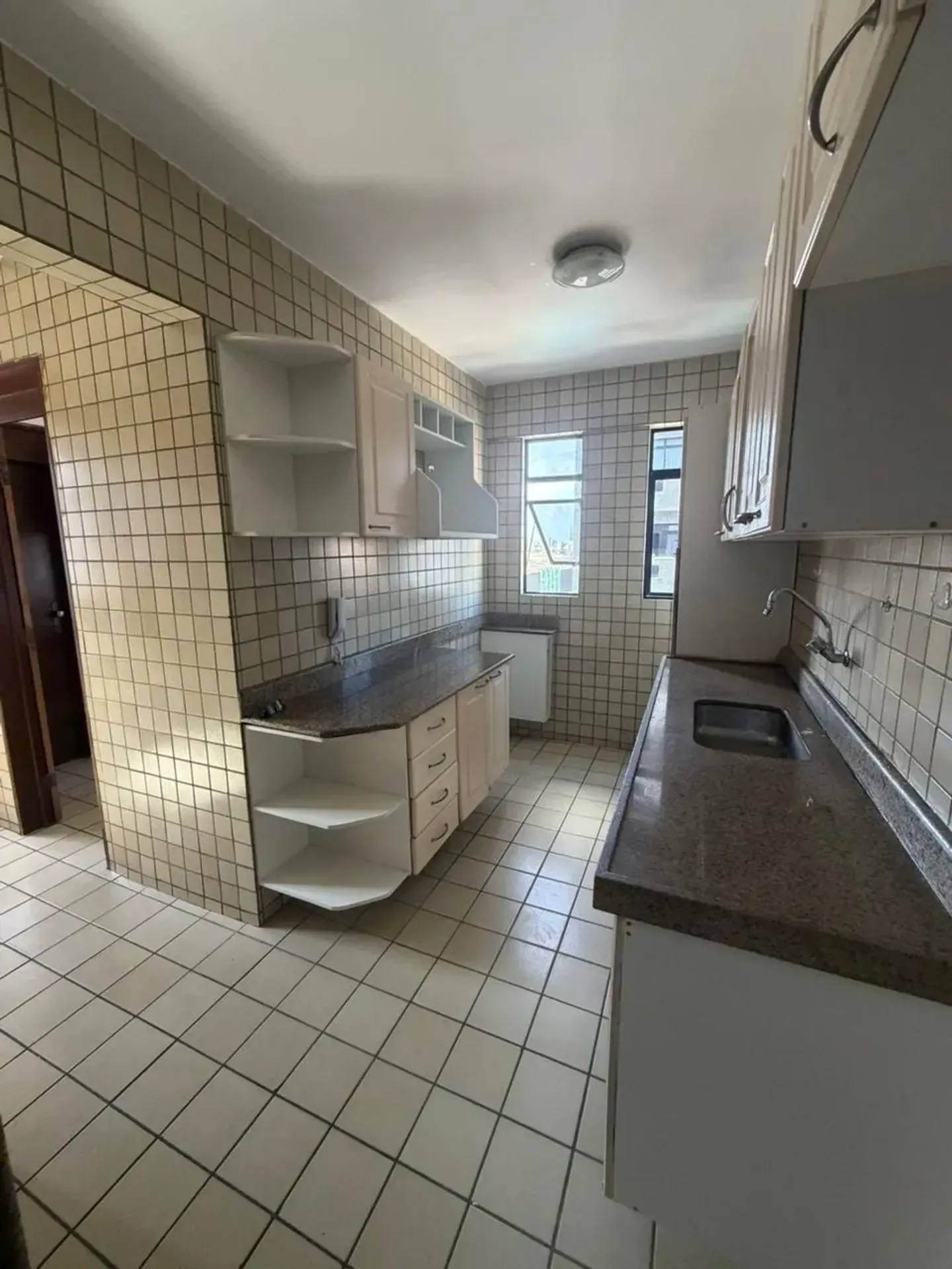 Квартира 110 м² з 3 спальнями та балконом — photo 5