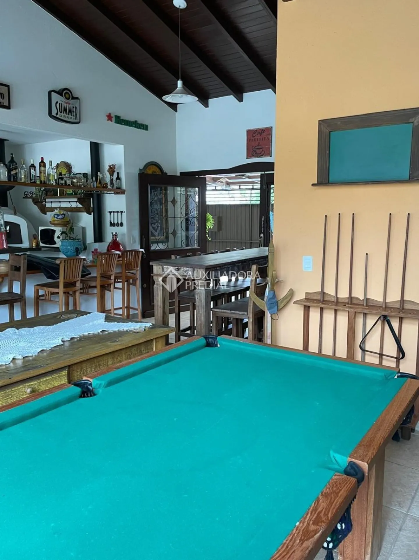 Furnished 350 m² house with an open-plan gas kitchen — photo 39
