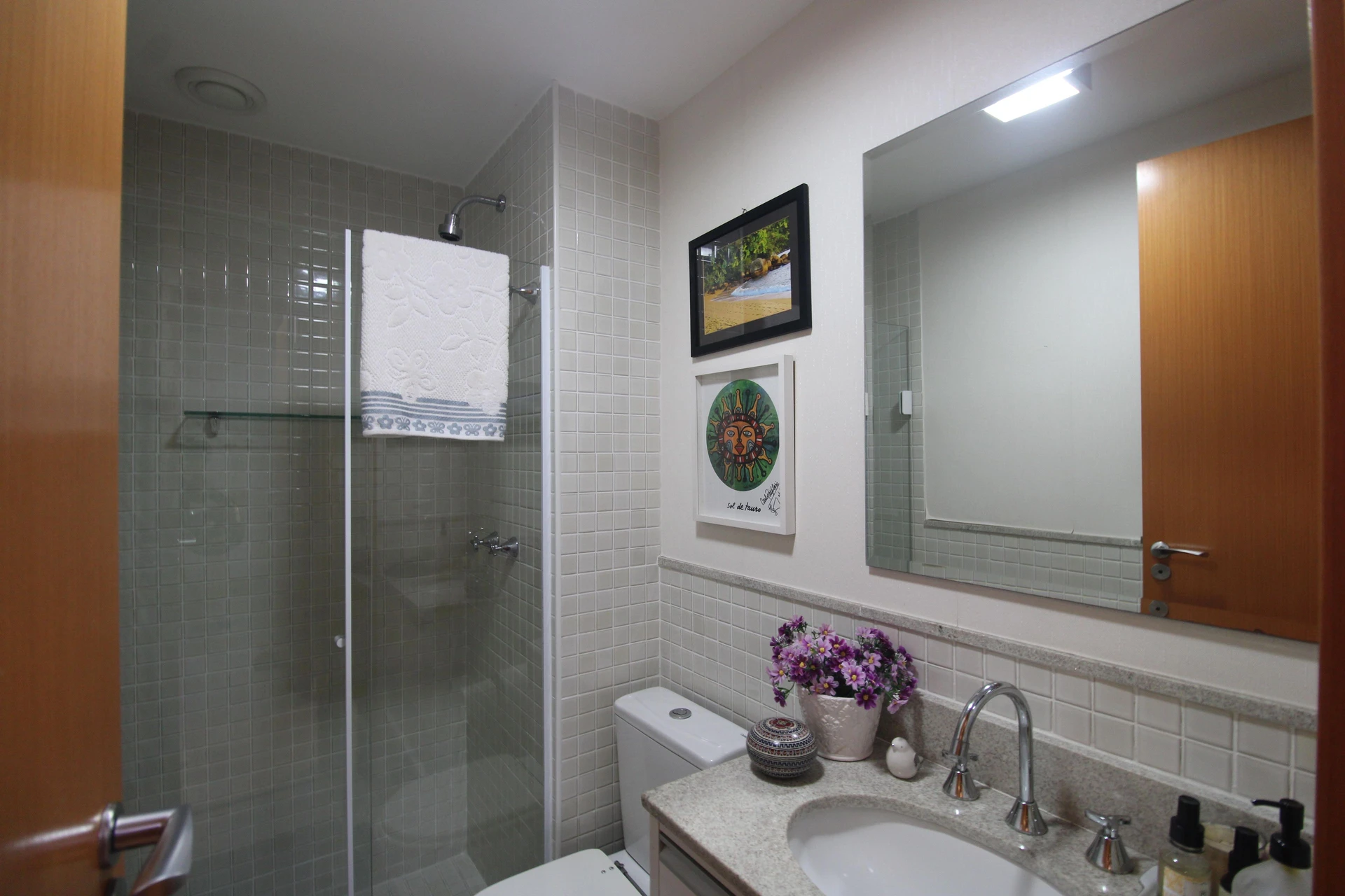 Furnished apartment, 112 m², with a glass-enclosed balcony — photo 33