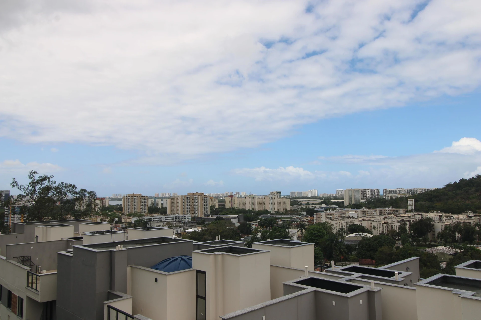 Unfurnished 2-bedroom apartment with balcony and private garden — photo 12