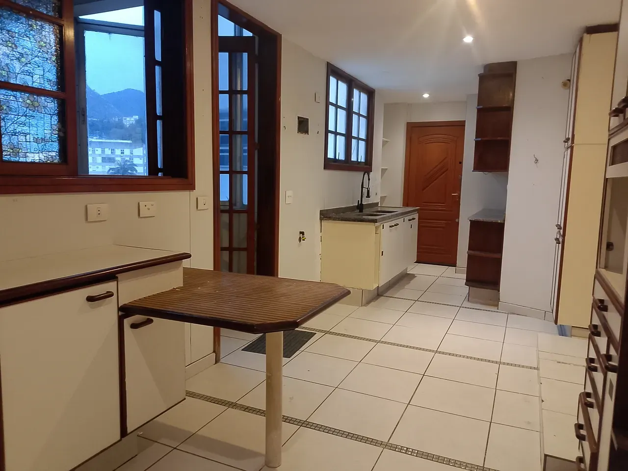 Орендна квартира з 4 спальнями та 190 м² — photo 8