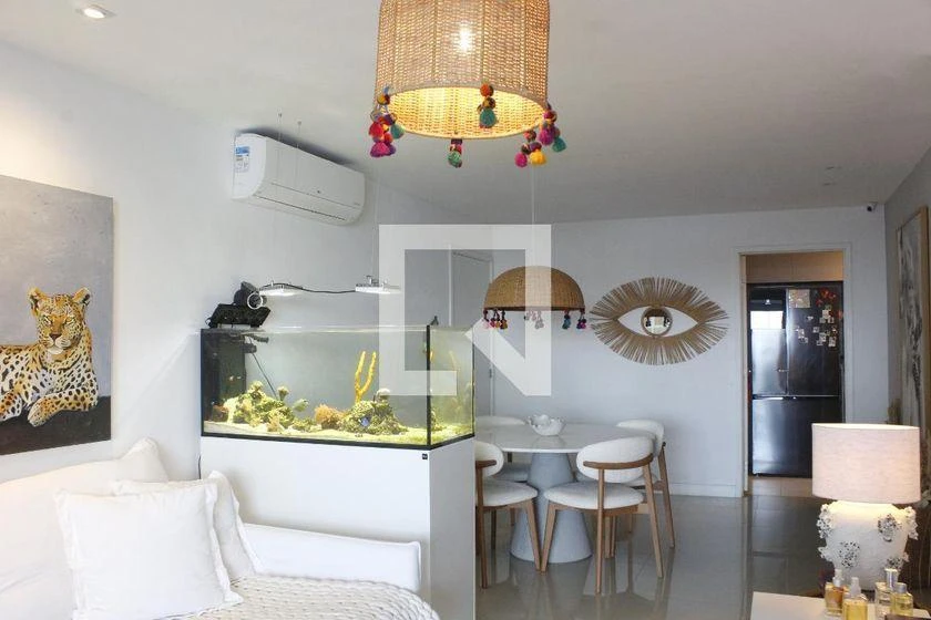 Furnished apartment, 115 m², with a glass-enclosed balcony — photo 9