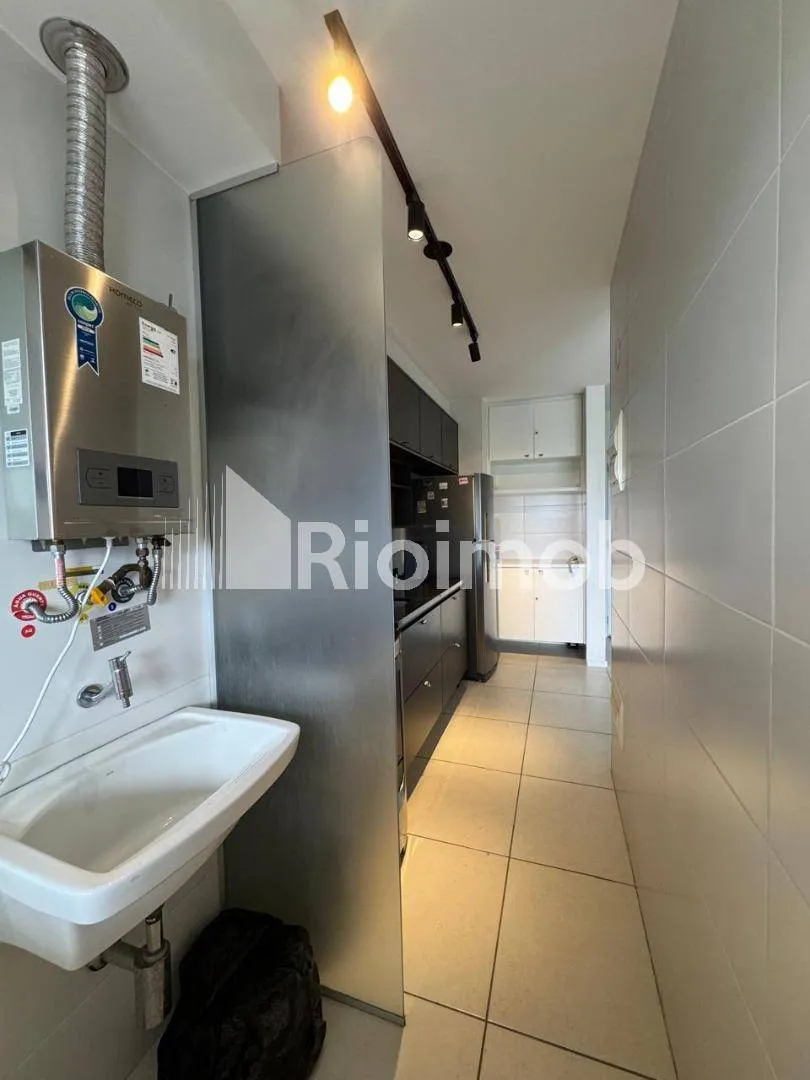 2-bedroom apartment with a mountain view — photo 12