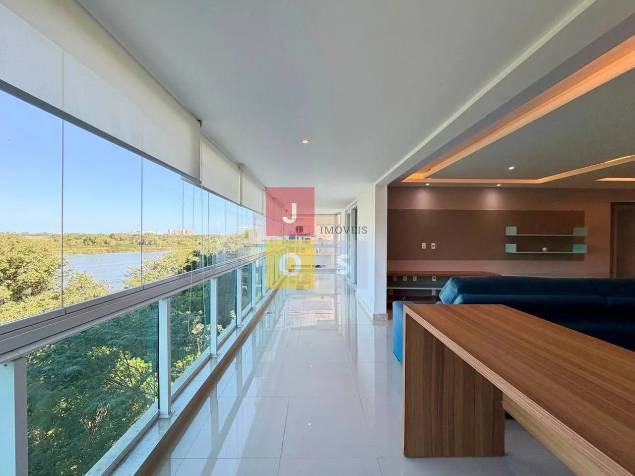 Furnished 4-bedroom suite apartment with 156 m² — photo 6
