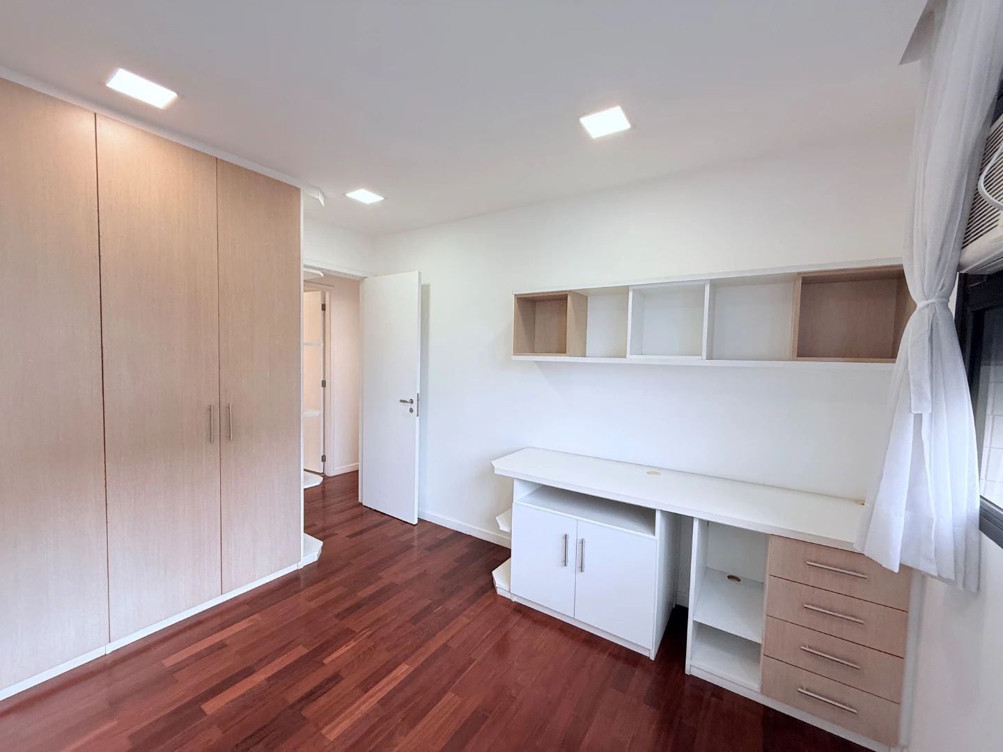 4-bedroom apartment with a washing machine in Rio de Janeiro — photo 25