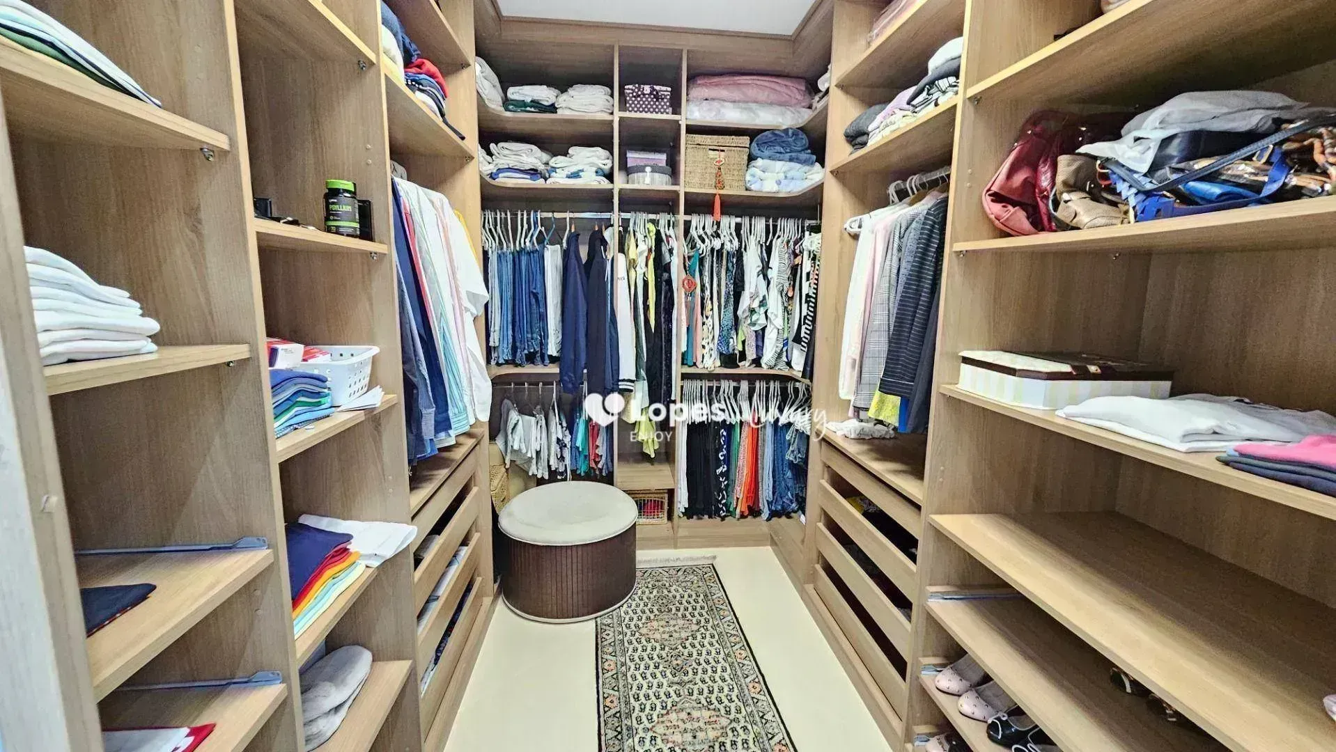 Furnished house with 6 en-suite suites and a private pool — photo 72