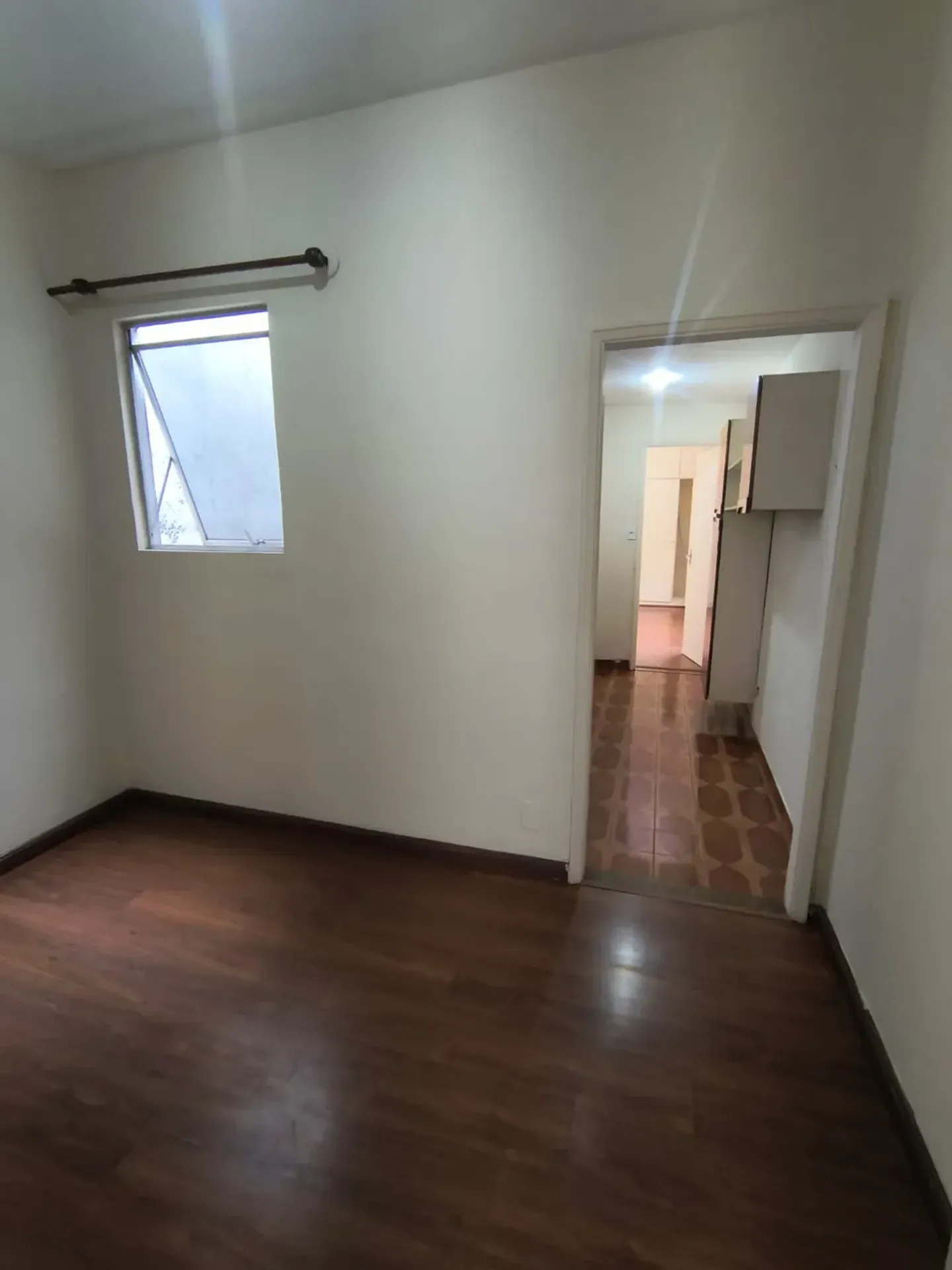 Дерев'яна підлога або ламінат та 1 спальня: квартира 32 м² — photo 13