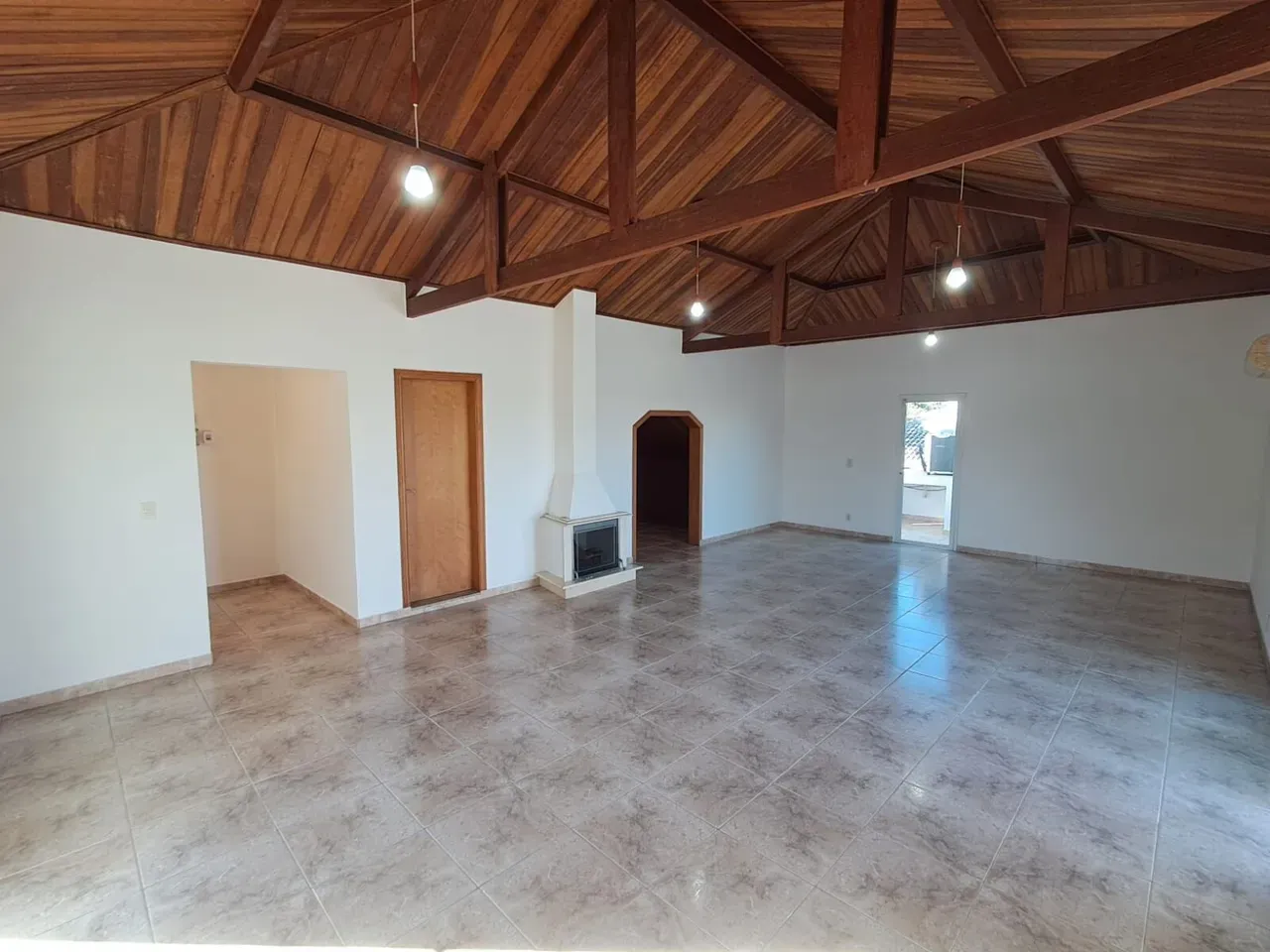 House for rent with 1,500 m², 4 bedrooms and 5 baths — photo 7