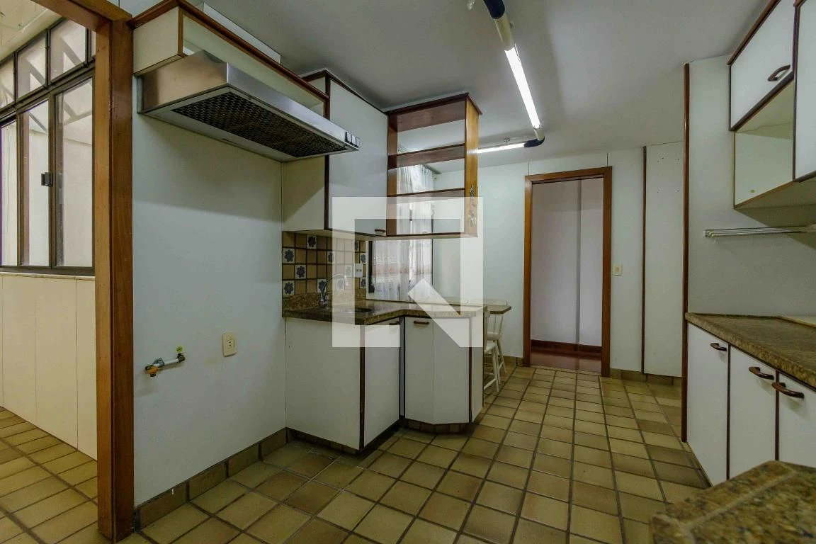 Ванна та 4 спальні: квартира 360 м² — photo 26